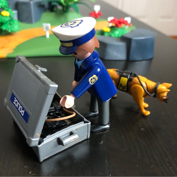 Playmobil Retired Superset 3136 Police Robber Set - Picture 6 of 15
